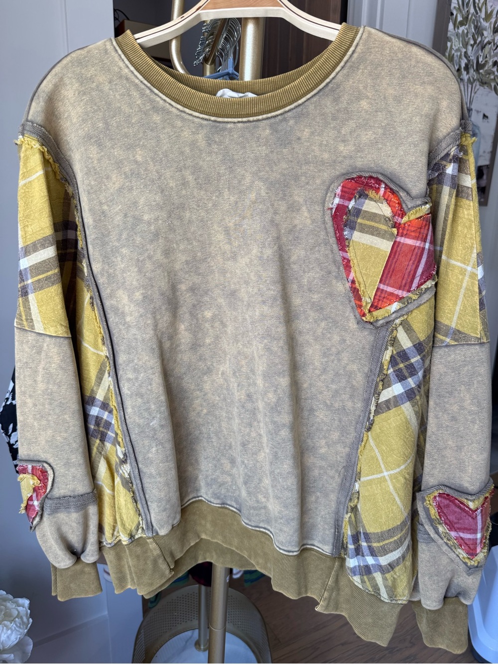 easel NWOTDistressed Crewneck Sweatshirt with Plaid Heart Patches - Yellow & Red